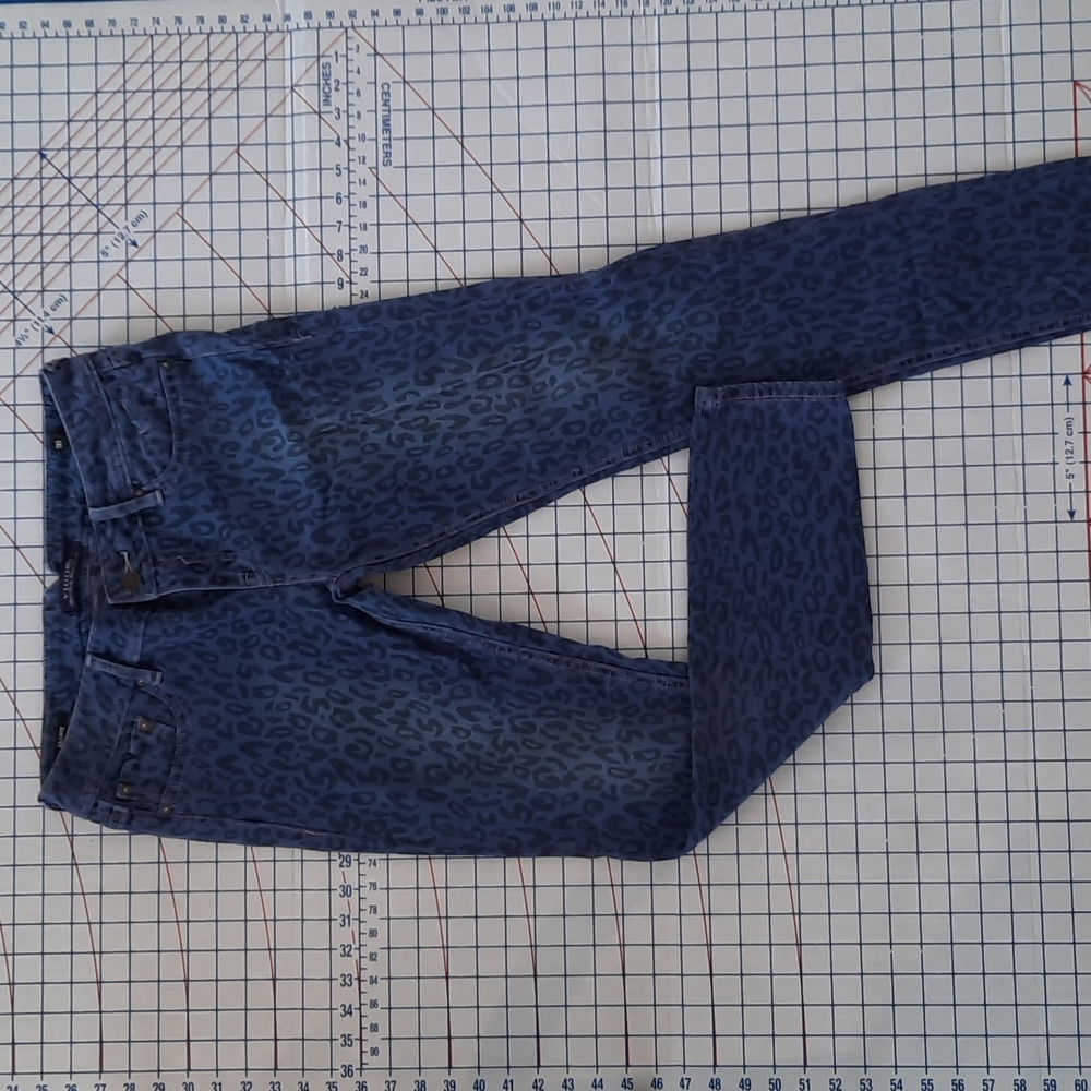 Vigoss Leopard Print Skinny Jeans